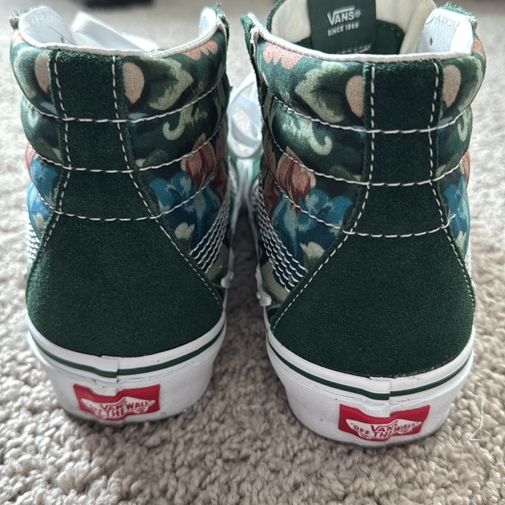 VANS High-Top Sneakers with white bolt - Picture 7 of 8